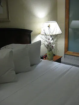 Red Lion Inn And Suites Brooklyn New York Hotel