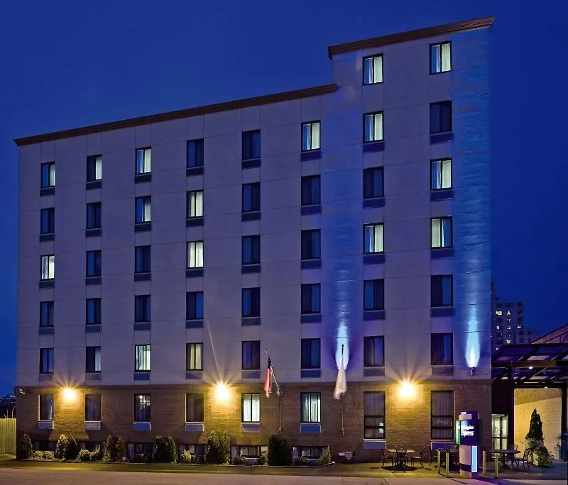 Red Lion Inn And Suites Brooklyn New York